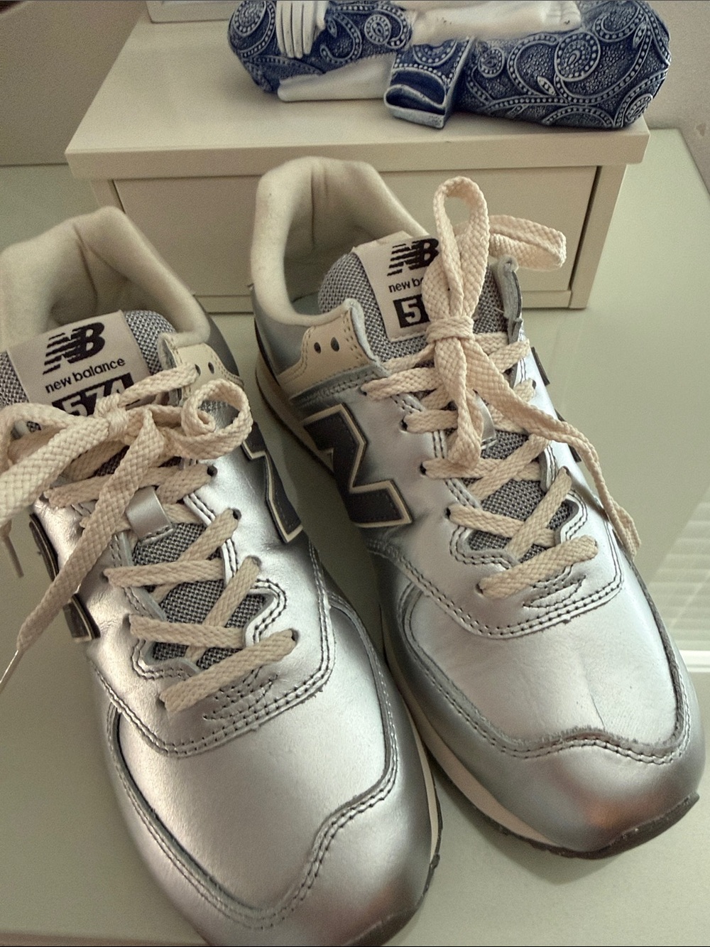 💗New Balance 574 Silver Metallic Runner Sneakers with Cream Laces💗